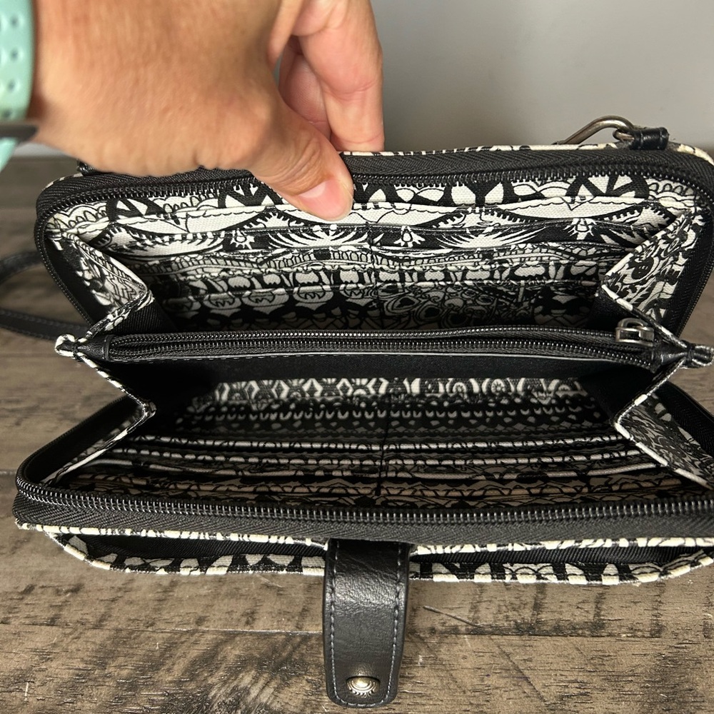 Sakroots Cross Body Purse/Wallet with Removable Strap - Picture 3 of 4